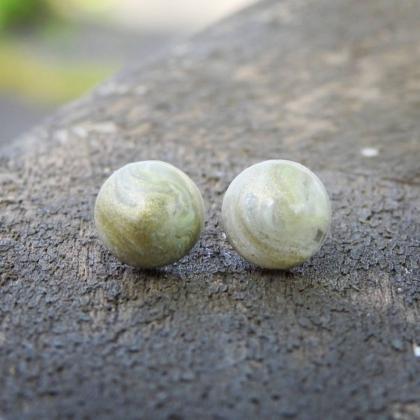 White And Gold Resin Stud Earrings