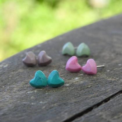 Green Heart-shaped Resin Stud Earrings
