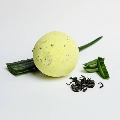Green Tea & Aloe Vera Bath Bomb