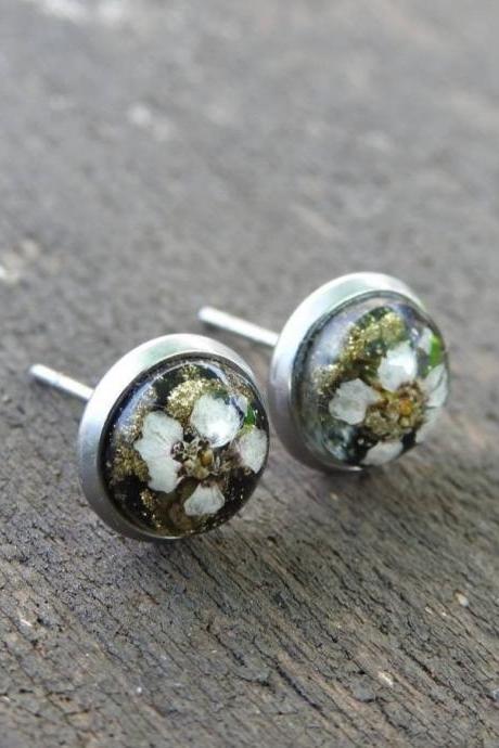 Black And Gold Resin Stud Earrings With Real Flowers